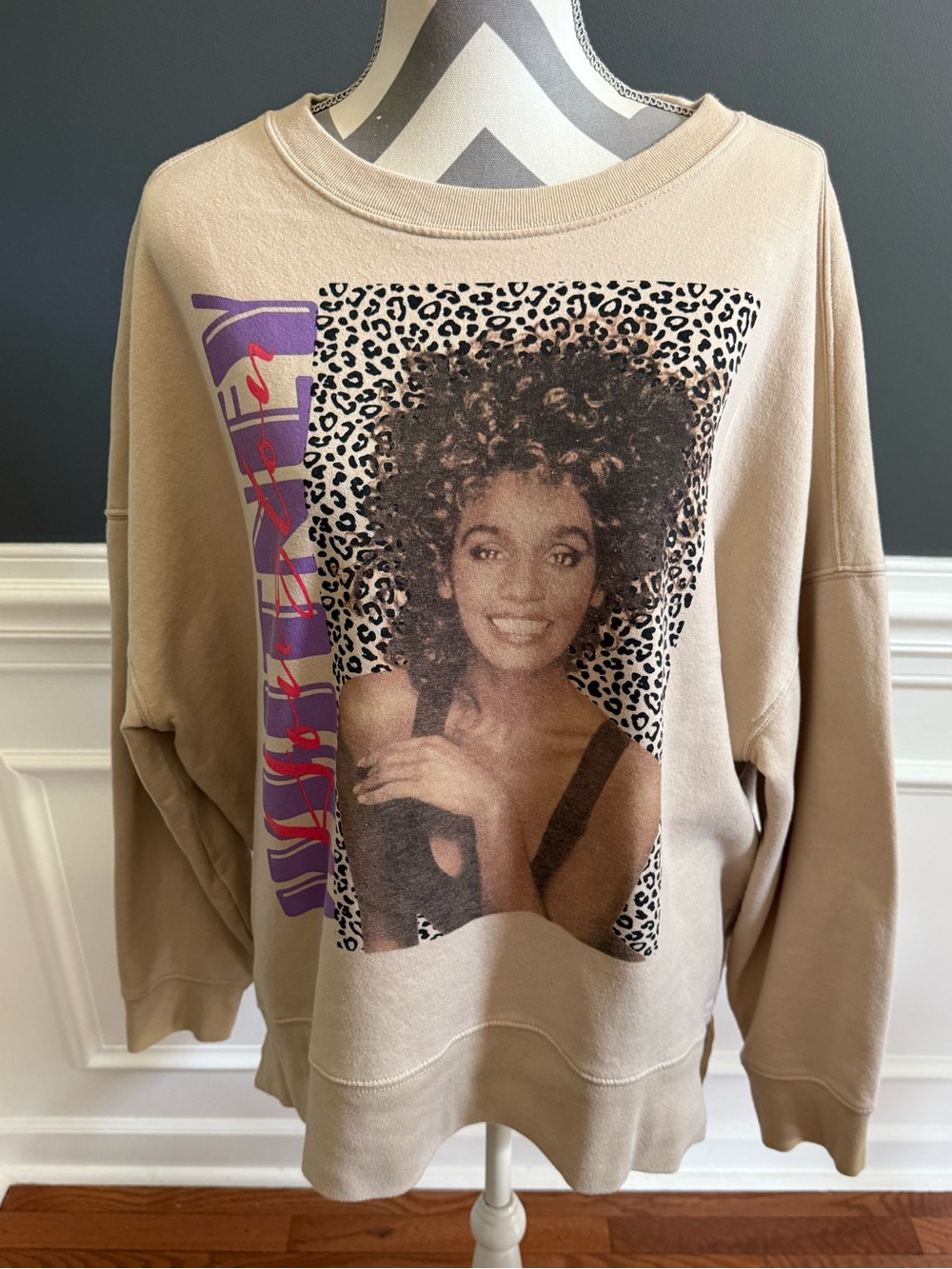 Whitney Houston Graphic Sweatshirt Size XL Like NEW